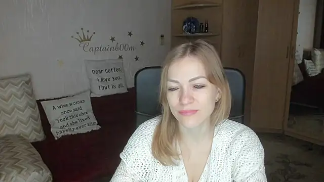 Tiffany Bates online show from 10-20-25, 03:18