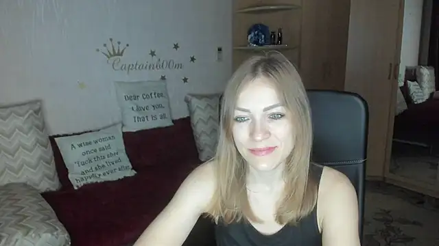 Tiffany Bates online show from 10-21-25, 03:18