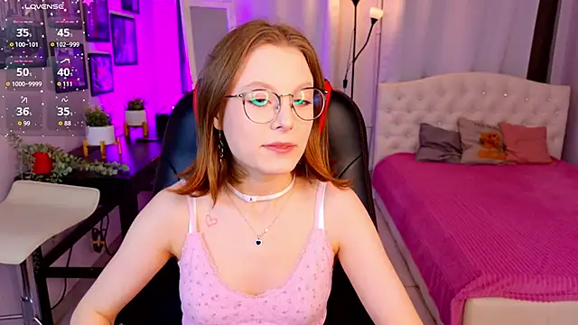 Snapshot of Bubblegum_Babe_ chatting on 11-01-25, 08:11 Bubblegum Babe online show from 11-01-25, 08:11