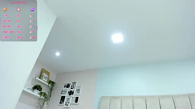 Snapshot of EllaaThorne chatting on 11-14-25, 08:13 EllaaThorne online show from 11-14-25, 08:13