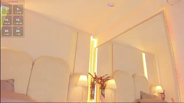 Snapshot of EllaaThorne chatting on 06-11-26, 04:21 EllaaThorne online show from 06-11-26, 04:21