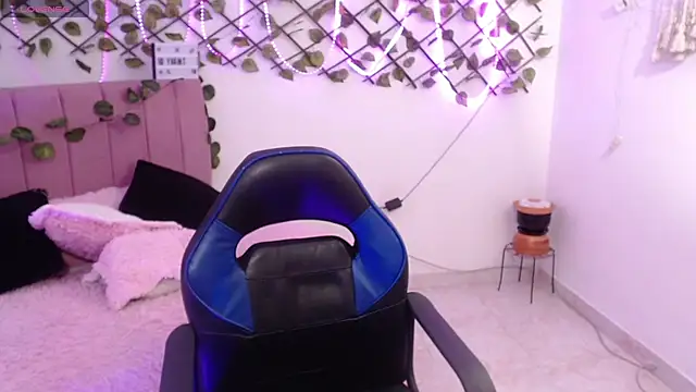 isa bunny18 online show from 11-12-25, 12:00