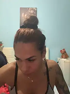 Snapshot of Naomi24herr chatting on 11-27-25, 05:53 Naomi24herr online show from 11-27-25, 05:53