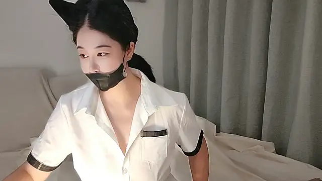 Snapshot of xinyin6666 chatting on 11-17-25, 02:34 xinyin6666 online show from 11-17-25, 02:34