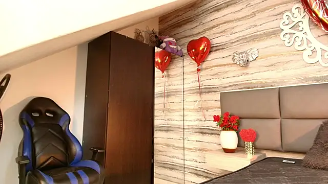 Lovers 21 online show from 02-17-26, 03:36