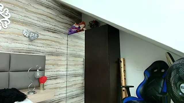 Lovers 21 online show from 03-30-26, 03:51