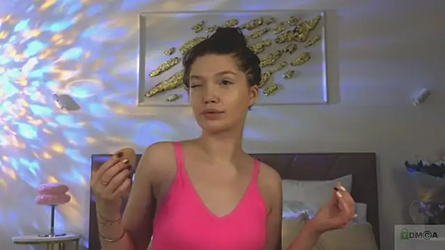 Nicole Broown  online show from 12-03-25, 09:35