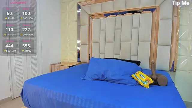 Sarah Adamss online show from 10-30-25, 12:39