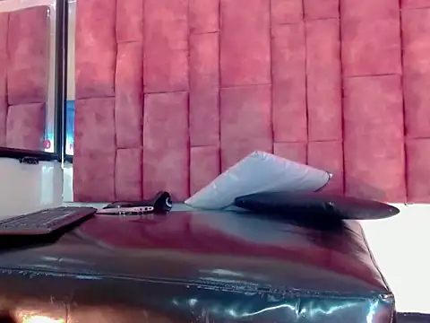 Snapshot of katherine_x1 chatting on 11-18-25, 05:01 katherine x1 online show from 11-18-25, 05:01