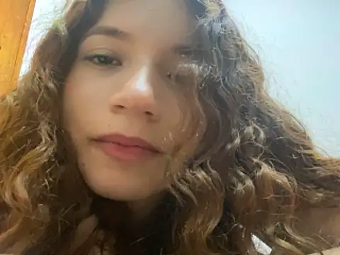 Snapshot of meridacute_ chatting on 10-18-25, 06:16 meridacute online show from 10-18-25, 06:16