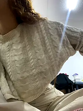 Snapshot of meridacute_ chatting on 10-21-25, 01:50 meridacute online show from 10-21-25, 01:50