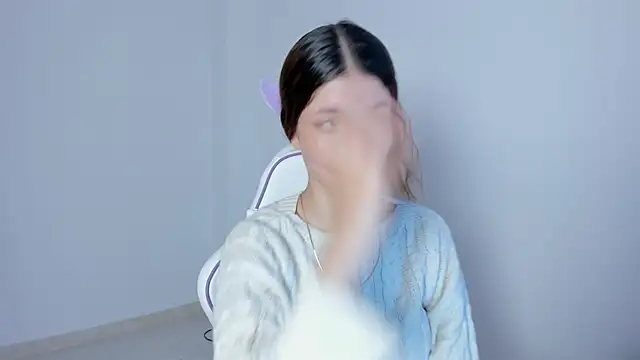 Snapshot of meridacute_ chatting on 12-19-25, 11:12 meridacute online show from 12-19-25, 11:12