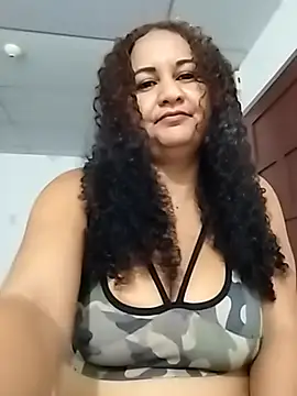 Snapshot of MEYBELLATINA chatting on 11-14-25, 09:24 MEYBELLATINA online show from 11-14-25, 09:24