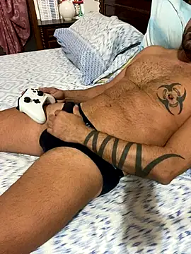 Snapshot of strongdickwii chatting on 09-29-25, 04:23 strongdickwii online show from 09-29-25, 04:23