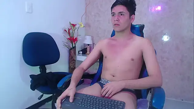 Aaron Foxxx online show from 10-10-25, 01:10