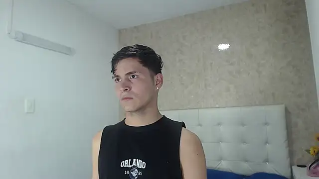 Aaron Foxxx online show from 12-13-25, 08:25