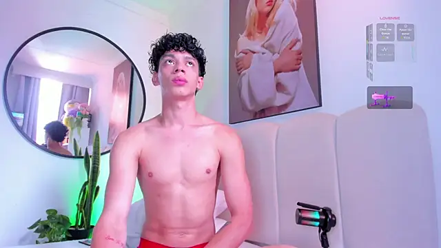 Snapshot of lion_stone chatting on 09-25-25, 05:49 lion stone online show from 09-25-25, 05:49