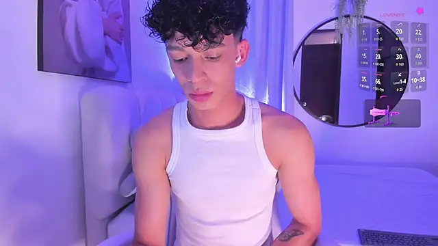 Snapshot of lion_stone chatting on 10-03-25, 09:12 lion stone online show from 10-03-25, 09:12