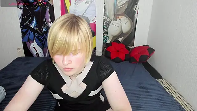 Snapshot of Cattie_w_ chatting on 10-28-25, 01:20 Cattie w online show from 10-28-25, 01:20