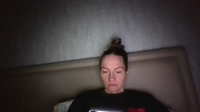 Snapshot of Thavione chatting on 02-27-26, 09:04 Thavione online show from 02-27-26, 09:04