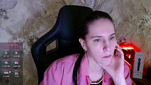 Irwi Tomboy online show from 06-01-26, 02:41