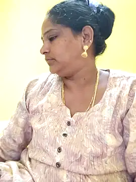 navyasree143 online show from 10-07-25, 03:14