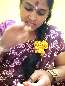 navyasree143 online show from 10-25-25, 02:24