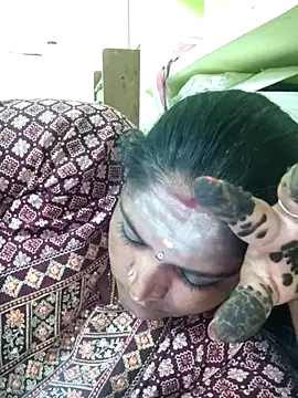 navyasree143 online show from 02-15-26, 08:27