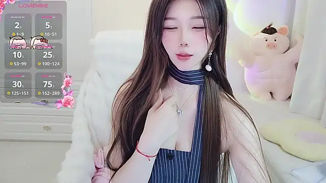 Snapshot of Coco-Di chatting on 11-28-25, 01:30 Coco-Di online show from 11-28-25, 01:30