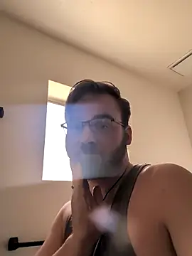 Snapshot of bear8t chatting on 10-01-25, 04:24 bear8t online show from 10-01-25, 04:24