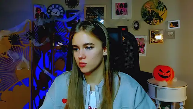 JuneWoods online show from 10-30-25, 08:16