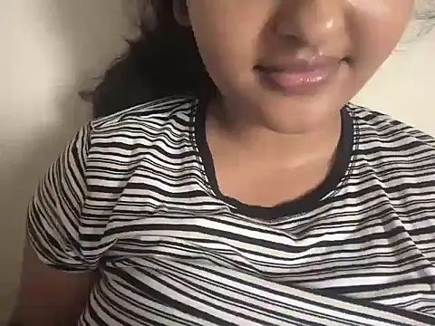 Snapshot of reena_12 chatting on 11-11-25, 08:36 reena 12 online show from 11-11-25, 08:36