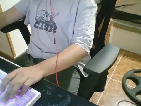 Snapshot of sebas_sexo_goloso chatting on 09-28-25, 02:33 sebas sexo goloso online show from 09-28-25, 02:33