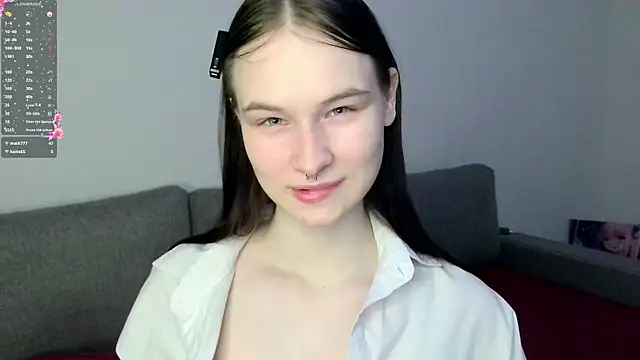 Snapshot of LolaVibe chatting on 02-16-26, 01:13 LolaVibe online show from 02-16-26, 01:13