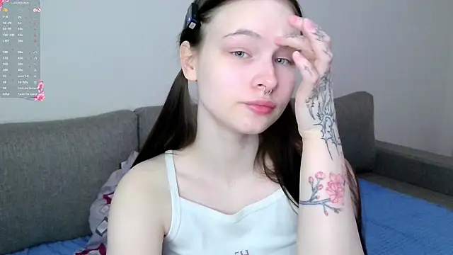 Snapshot of LolaVibe chatting on 02-27-26, 12:54 LolaVibe online show from 02-27-26, 12:54