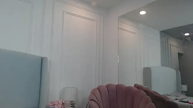 ChantalGarner online show from 10-18-25, 01:01