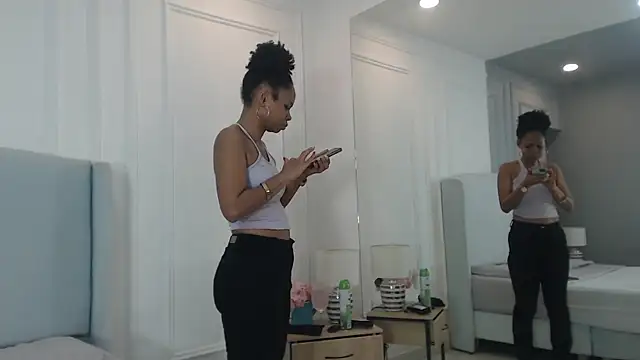 ChantalGarner online show from 12-20-25, 01:07