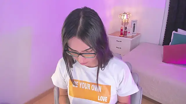 Snapshot of cherrylady_02 chatting on 10-06-25, 12:02 cherrylady 02 online show from 10-06-25, 12:02