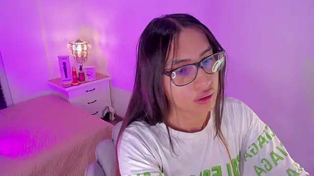 Snapshot of cherrylady_02 chatting on 11-06-25, 11:55 cherrylady 02 online show from 11-06-25, 11:55