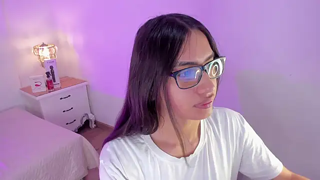 Snapshot of cherrylady_02 chatting on 11-09-25, 12:47 cherrylady 02 online show from 11-09-25, 12:47