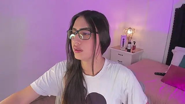 Snapshot of cherrylady_02 chatting on 11-20-25, 01:33 cherrylady 02 online show from 11-20-25, 01:33