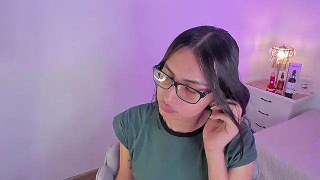 Snapshot of cherrylady_02 chatting on 11-25-25, 12:38 cherrylady 02 online show from 11-25-25, 12:38