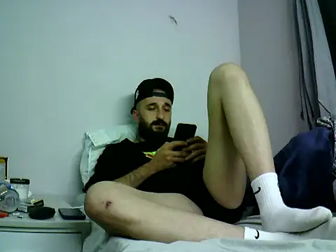 Snapshot of krerem chatting on 11-27-25, 03:47 krerem online show from 11-27-25, 03:47