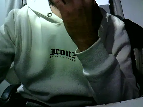 Snapshot of krerem chatting on 12-18-25, 05:30 krerem online show from 12-18-25, 05:30