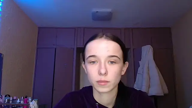 Emilia Light online show from 01-18-26, 08:40