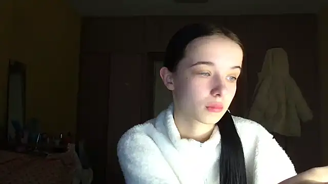 Snapshot of Emilia_Light chatting on 02-09-26, 05:55 Emilia Light online show from 02-09-26, 05:55