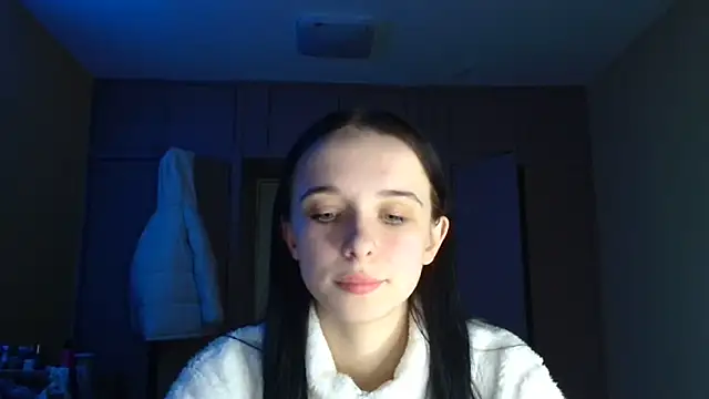 Snapshot of Emilia_Light chatting on 02-09-26, 06:34 Emilia Light online show from 02-09-26, 06:34