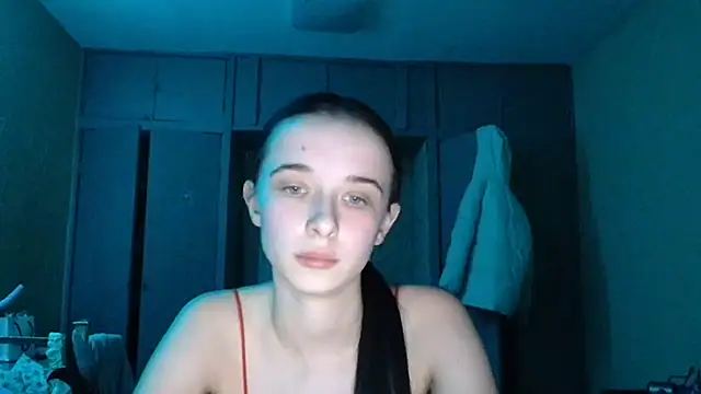 Snapshot of Emilia_Light chatting on 02-22-26, 03:54 Emilia Light online show from 02-22-26, 03:54