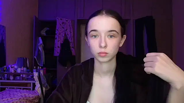 Snapshot of Emilia_Light chatting on 03-14-26, 01:27 Emilia Light online show from 03-14-26, 01:27
