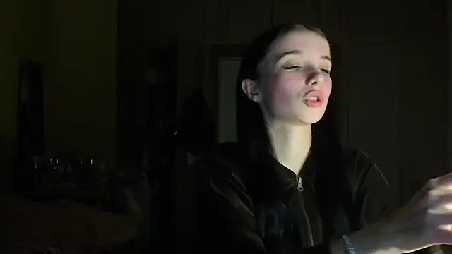 Snapshot of Emilia_Light chatting on 03-29-26, 06:30 Emilia Light online show from 03-29-26, 06:30